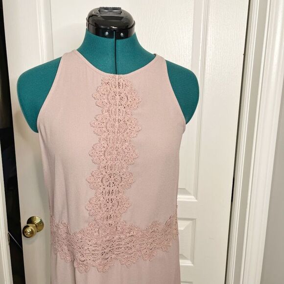 Leith Lace Crochet Sleeveless Slip Lightweight Unlined Knee Length Shift Dress - Picture 4 of 11